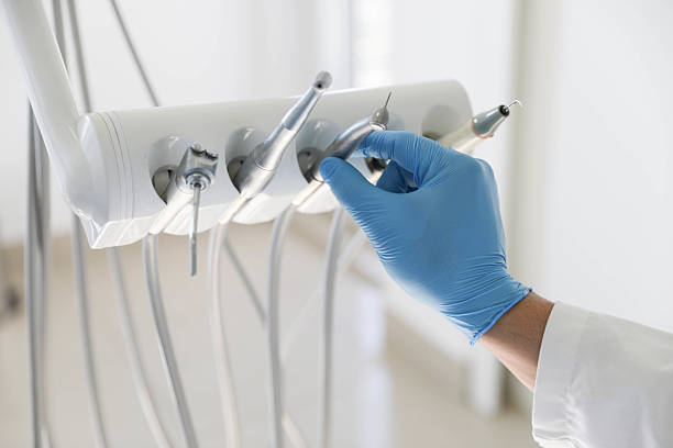 Professional Tooth Extraction technician working in New Tazewell, TN